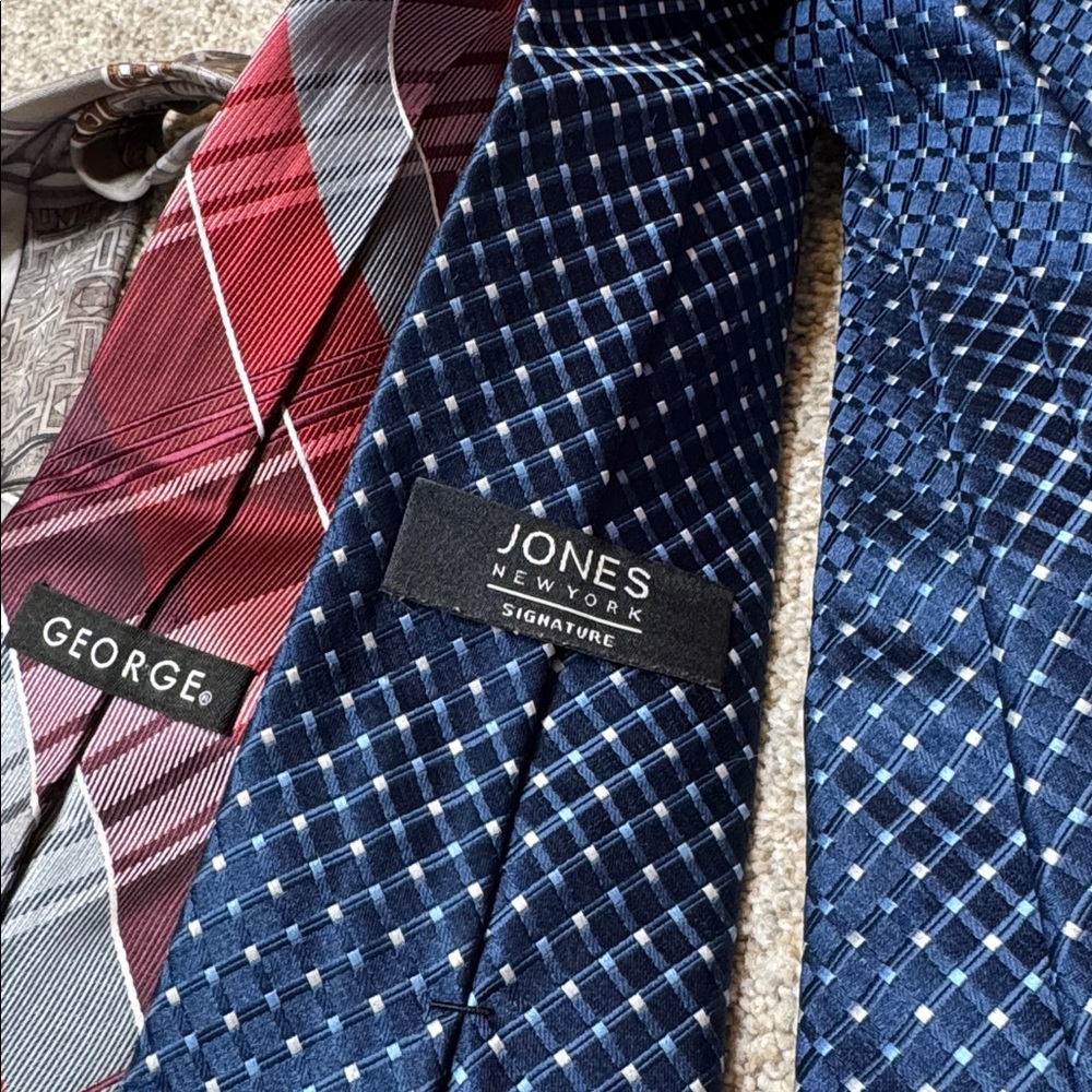 Men’s Tie Lot of 3 Pierre Cardin Jones New York George Gray Red Blue - Picture 7 of 8